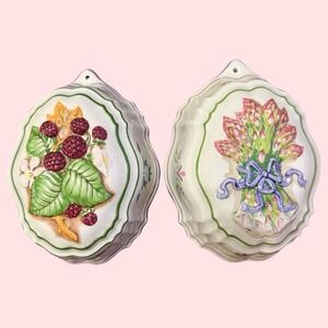 Vintage Set of 2 Le Cordon Bleu Franklin Mint 1986 Wall Hanging Jelly Mold Decor